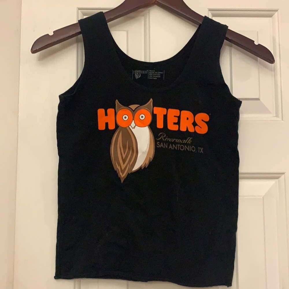 😍 2/$29 Hooters Riverwalk San Antonio Hooters Makes You Happy Black tank S